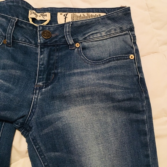 Indigo Rein distressed jean capris size 7 - Picture 6 of 8